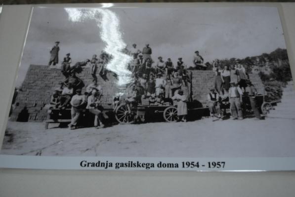 FOTO: Razstava črno-belih fotografij v Brezovcih