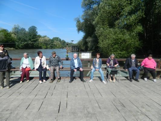 FOTO: Stanovalci Doma starejših Lendava uživali na izletu po Prlekiji