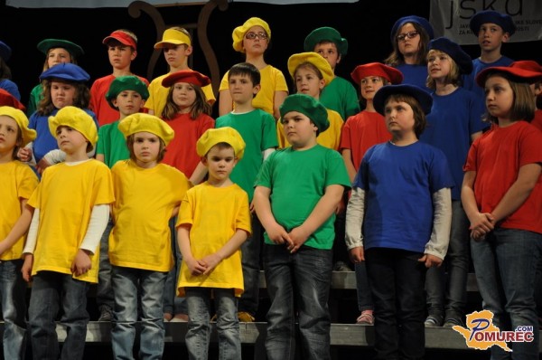 FOTO: Srečanje otroških in mladinskih pevskih zborov v Lendavi