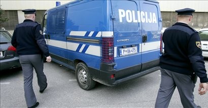 Ljutomerski policisti s preventivno akcijo za čisto cestišče