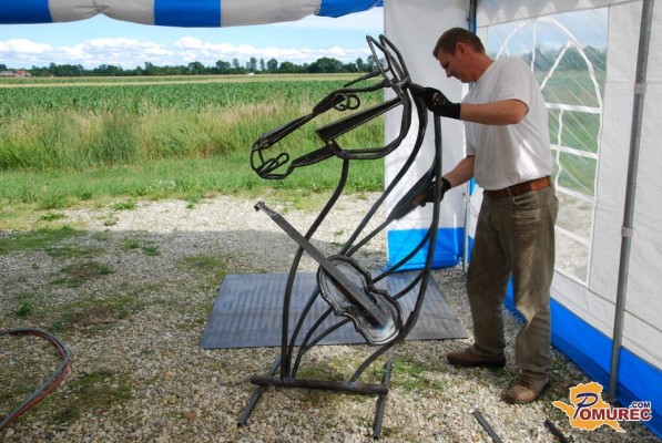 Kamenci: Iz starega železa nastajajo umetniške skulpture