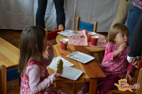 FOTO: Božično senje v Waldorfskem vrtcu Pomurje