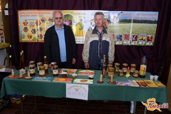 FOTO: V Banovcih dišalo po poticah in kruhu