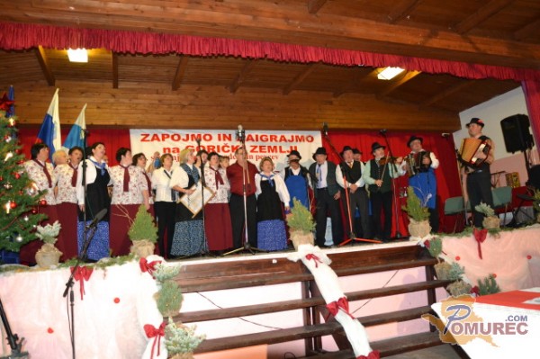 FOTO: V Križevcih peli in igrali na gorički zemlji