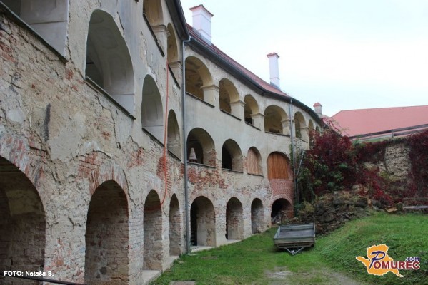 Pomanjkanje finančnih sredstev za sanacijo parka pri gradu Grad