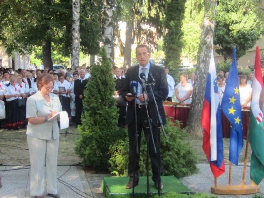 Minister Turk v Lendavi proslavil madžarski narodni praznik