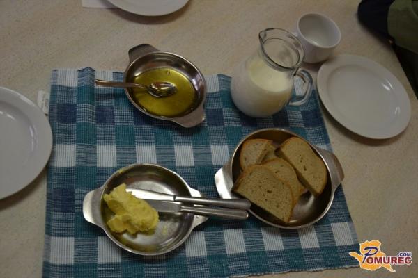 Danes po šolah in vrtcih tradicionalni slovenski zajtrk