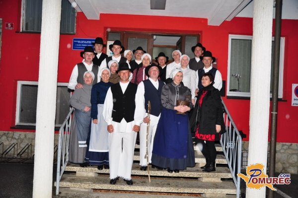 FOTO: Revija odraslih folklornih skupin v Beltincih