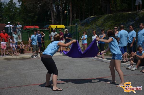 FOTO: »Krumpiči« leteli na 19. vaških igrah v Gornjih Petrovcih