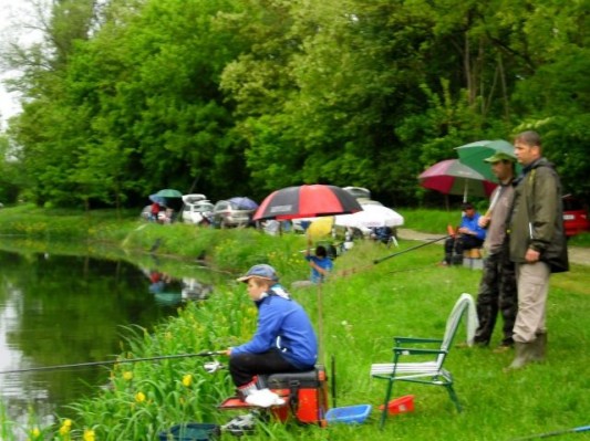 Med mladimi ribiči slavil Taj Cigula Kaučič