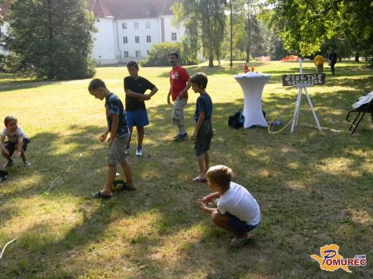 FOTO: V Hiši Sadežev družbe otroci kuhali kremice 