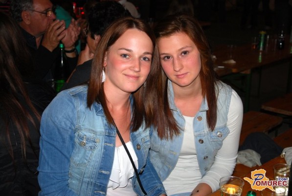 FOTO: Alfi Nipič in Ansambel Saša Avsenika zabavali na 19. Ajdovi noči