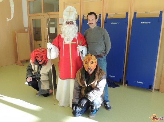 FOTO: Miklavž obiskal otroke v vrtcu in OŠ Stročja vas