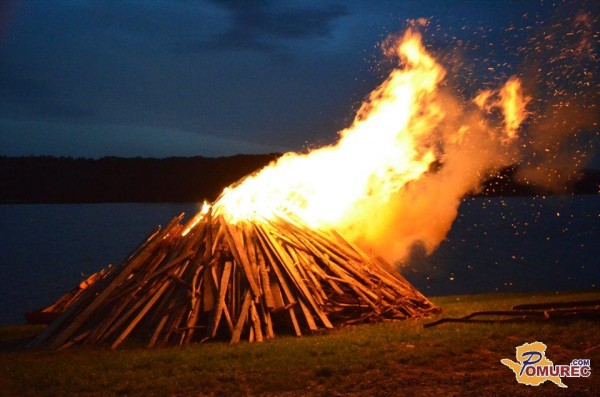 FOTO: Ob številnih kresovih v Pomurju »gorelo« tudi na Pomurcu