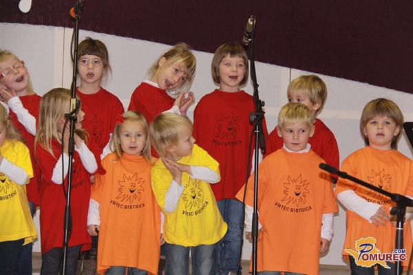 FOTO: V Turnišču proslavili 10 let otroškega pevskega zbora