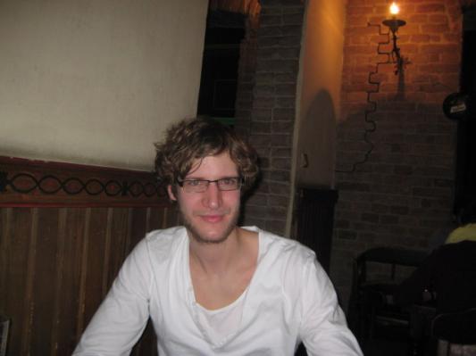 Pomagajmo Aljoši Škaperju z zbiranjem zamaškov