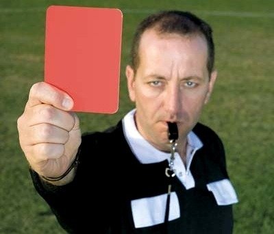 Zapisnik tekme Roma : Tišina: Udarci v glavo, pljuvanje, pretepanje, grožnje snemalcu