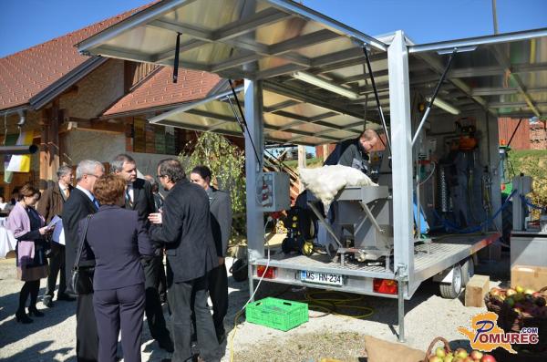 FOTO: Ministra Židan in Fazekas s sokom nazdravila mobilni preši