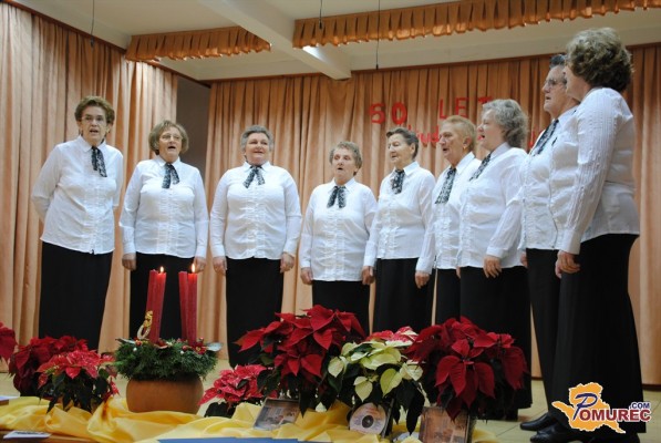 FOTO: Ljudske pevke v Lipovcih praznovale 50 let delovanja