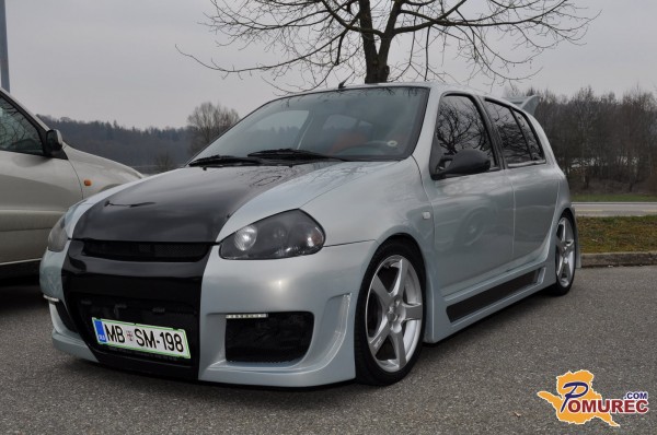 FOTO: Predsezonsko srečanje predelanih avtomobilov tuning kluba Trinity Lenart