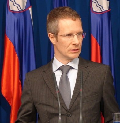 Postavi vprašanje direktorju Urada za makroekonomske analize in razvoj