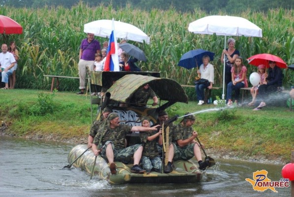 10 let čolnarjenja v Veliki Polani