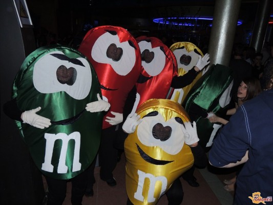 FOTO: Pustovanje z norimi maskami v diskoteki Oxygen