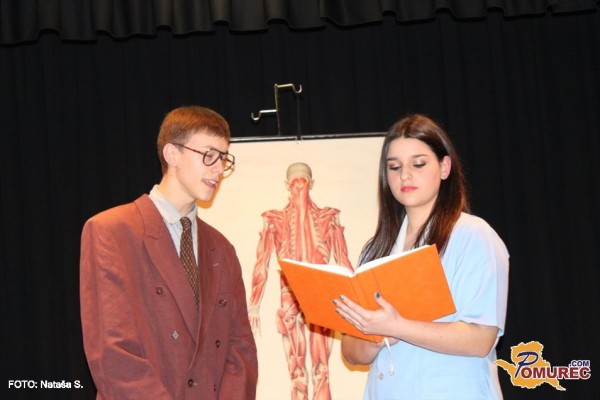 FOTO: »Ambulanta na kubik« nasmejala publiko v Svetem Juriju na Goričkem