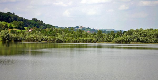 V jezeru v Kraščih 82-letnica storila samomor z utopitvijo