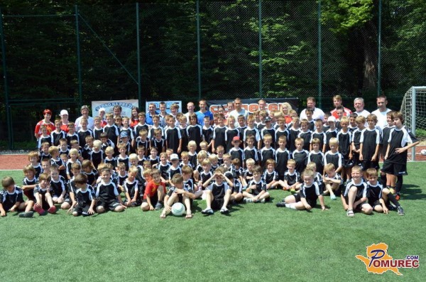 FOTO: Rene Mihelič obiskal otroke na drugem Murinem nogometnem taboru
