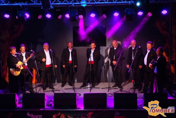 FOTO: V Kegl Cityju so odmevale pesmi klape Solinar in Slavka Ivančiča