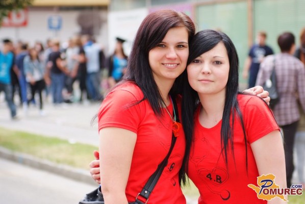 FOTO: Maturantje v Murski Soboti odplesali četvorko