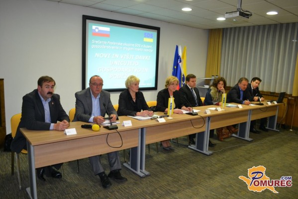 SDS v Moravskih Toplicah: Vlada nas bo obremenila, v prihodnjem letu za pol milijarde več davkov