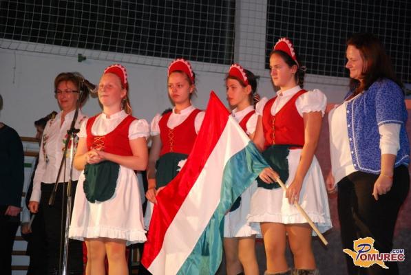 FOTO: Na Bistrici praznovali s šolarji iz sedmih držav