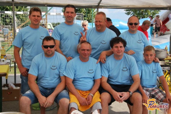 FOTO: V Odrancih želi s staro mlatilnico in skuhali »pravi odranski bograč«