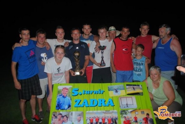 FOTO: Mešani zmagovalci 6. Zadra memoriala v Bratoncih