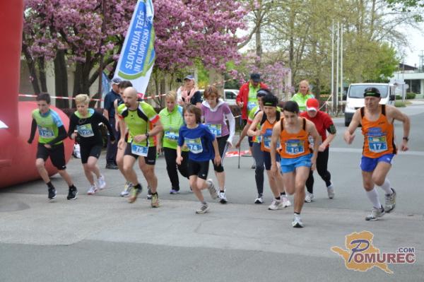 FOTO: Tekači že osmič tekli na Moravskem teku