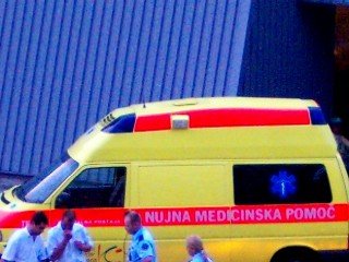 Incident na tekmi med Tišino in Romo, navijača Tišine odpeljali z rešilcem