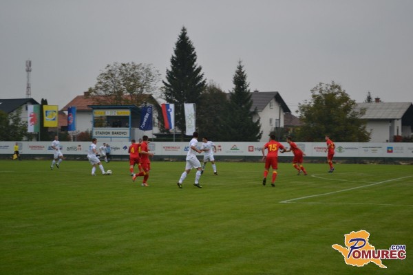 FOTO: Mladi Slovenci izgubili proti Walesu