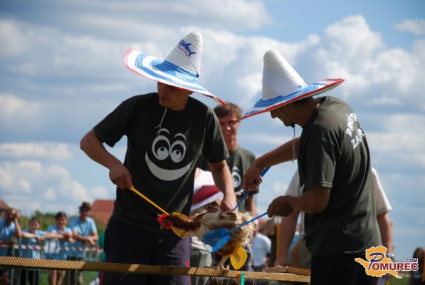 FOTO: Sklepni dan Poletnega pomurskega festivala v znamenju kmečke olimpijade