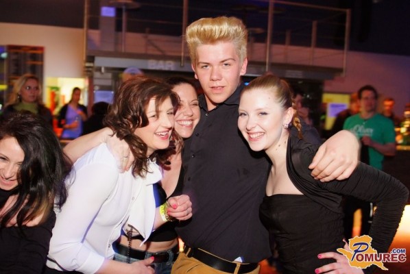 FOTO: Vesna Pisarović in Weekend band v Kegl City-ju