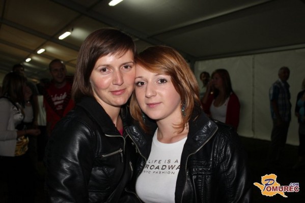 FOTO: V Motovilcih prevzeli gasilsko vozilo, sledila je veselica