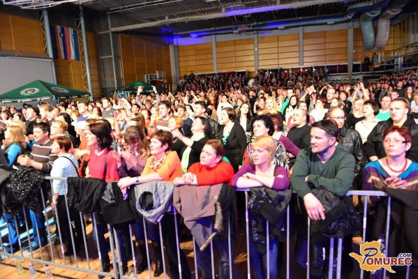 FOTO in VIDEO: Srebrna krila in Novi fosili združeno navdušili v Murski Soboti