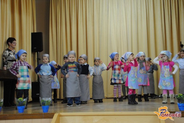 FOTO: Z bogatim kulturnim programom v Melincih proslavili dan žena