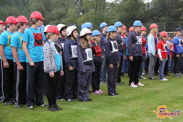 FOTO: Mlade gasilke in gasilci so se »borili« v Ižakovcih