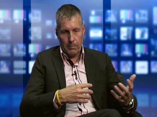 Bojan Požar: Samocenzura slovenskih novinarjev postaja že absurdna