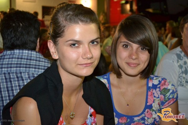 FOTO: Zabava z ansamblom Spev na vrtni veselici v Zbigovcih