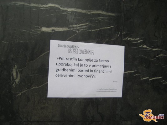 Radišičevi podporniki polepili sodišče z izjavami in stebli konoplje