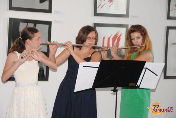 FOTO: Učenci Glasbene šole Lendava zaigrali v lendavski sinagogi