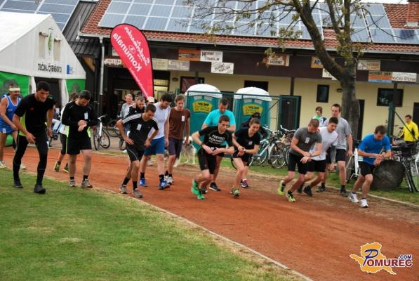 FOTO: Dež ni pregnal udeležencev 8. Mura krosa v Črenšovcih